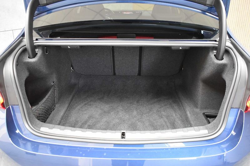 BMW Řada 3 320d xD NEZ.TOPENÍ*ACC*1MAJ*ČR - fotka 42 z 42