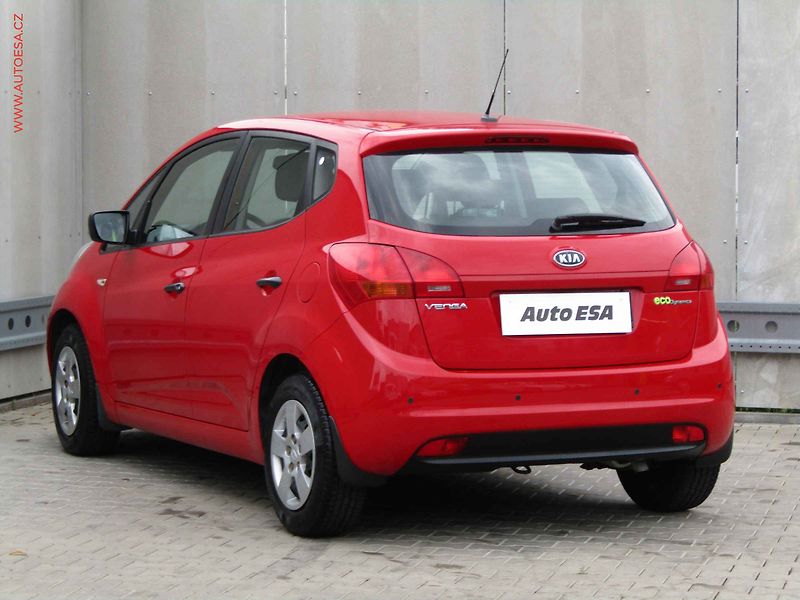 Kia Venga (2010) 1.4 CRDi, AC, park.asist - fotka 6 z 15