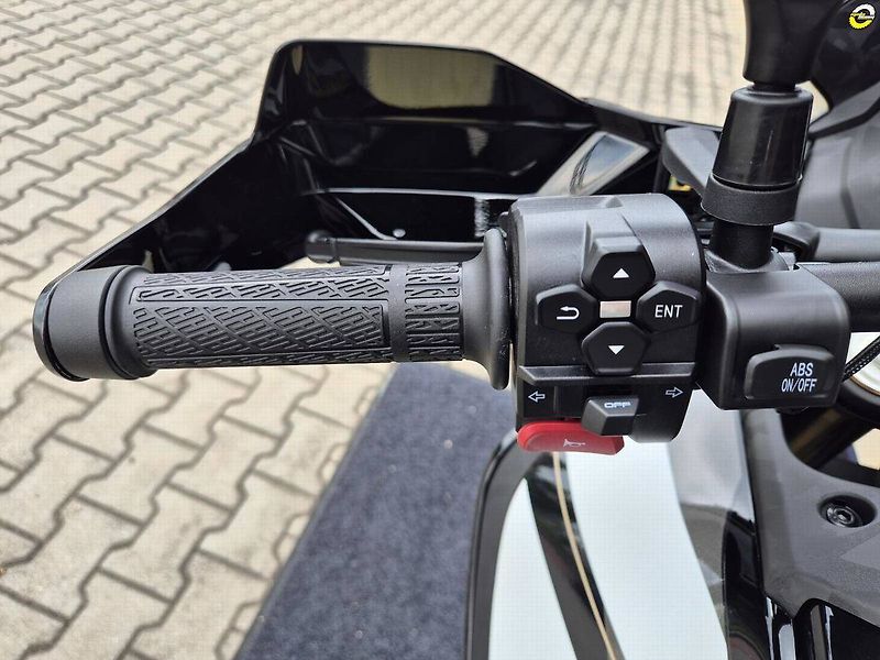 CFMOTO 450 MT-R (2026) - fotka 35 z 78