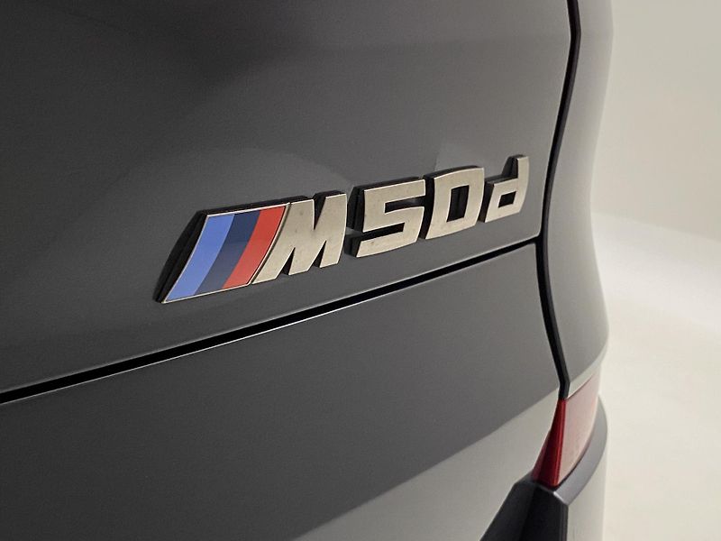 BMW X5 M50D xDrive CZ AUT REZERVACE - fotka 41 z 123