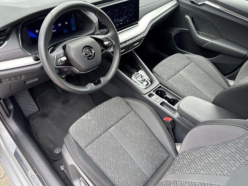 Škoda Octavia (2023) Combi 1.5 TSI M-HEV DSG Style - fotka 7 z 32