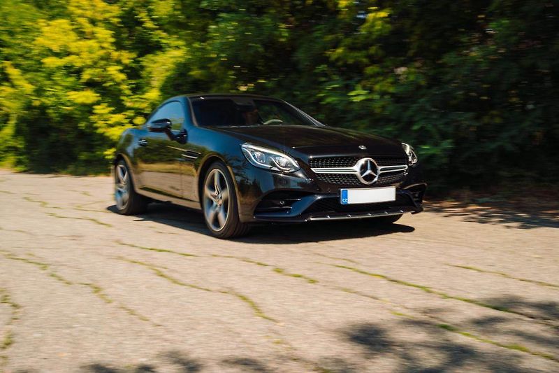 Mercedes-Benz SLC (2019) 300, Automat,180KW,Full Led - fotka 30 z 31