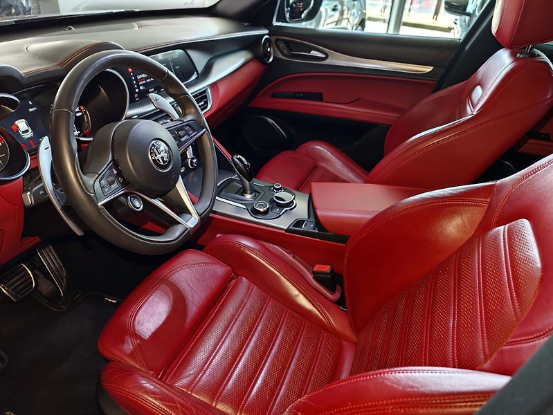 Alfa Romeo Stelvio 2,2d 154kW Q4 - fotka 11 z 38