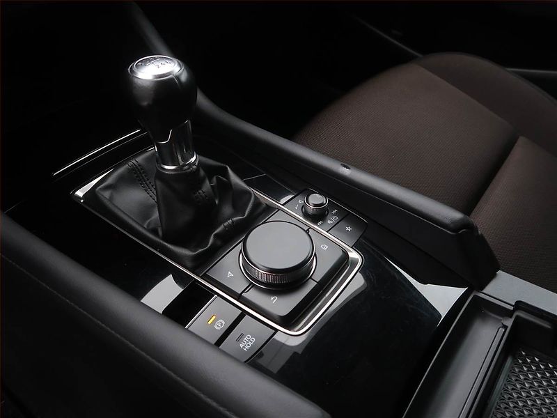 Mazda 3 (2019) 2.0 Skyactiv-G, Serv.kniha - fotka 15 z 17