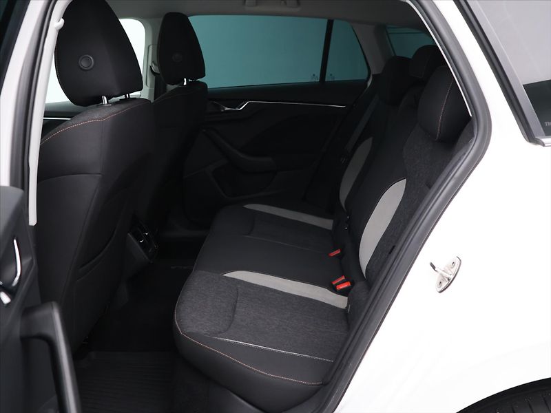 Škoda Scala 1,6 TDI 85kW Style DSG CZ - fotka 12 z 25