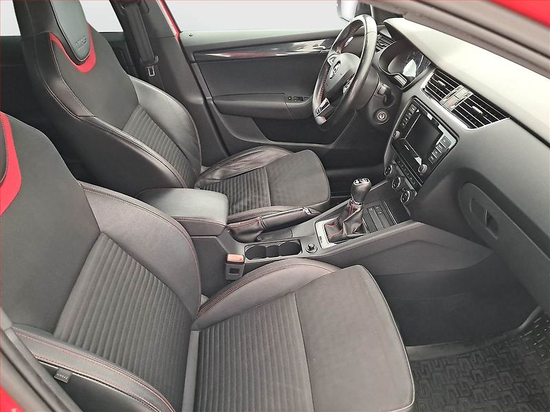 Škoda Octavia (2014) RS 2.0 TSI, Serv.kniha, Kůže - fotka 9 z 18