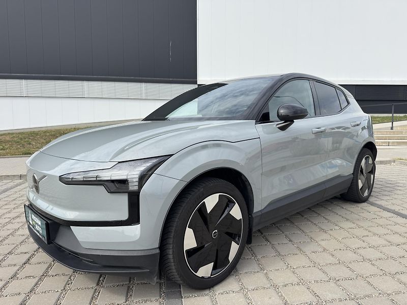 Volvo EX30 výbava PLUS 315kW bat 69kW - fotka 2 z 27
