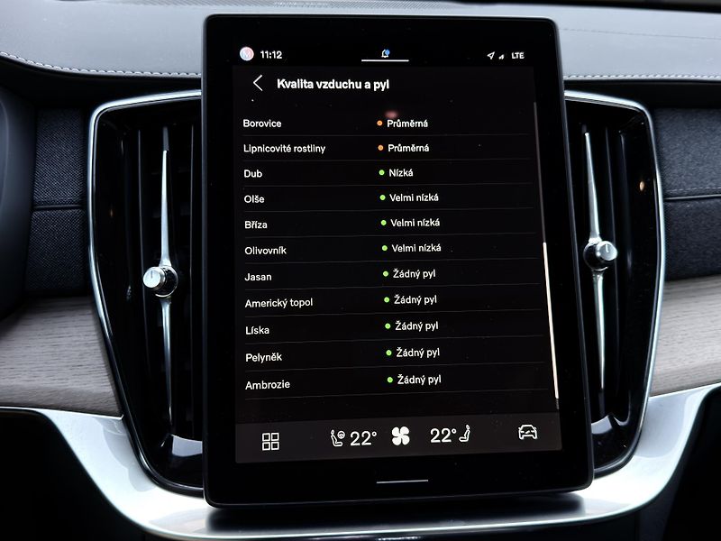 Volvo XC90 T8 AWD // PLUS DARK// PANORAMA - fotka 47 z 53