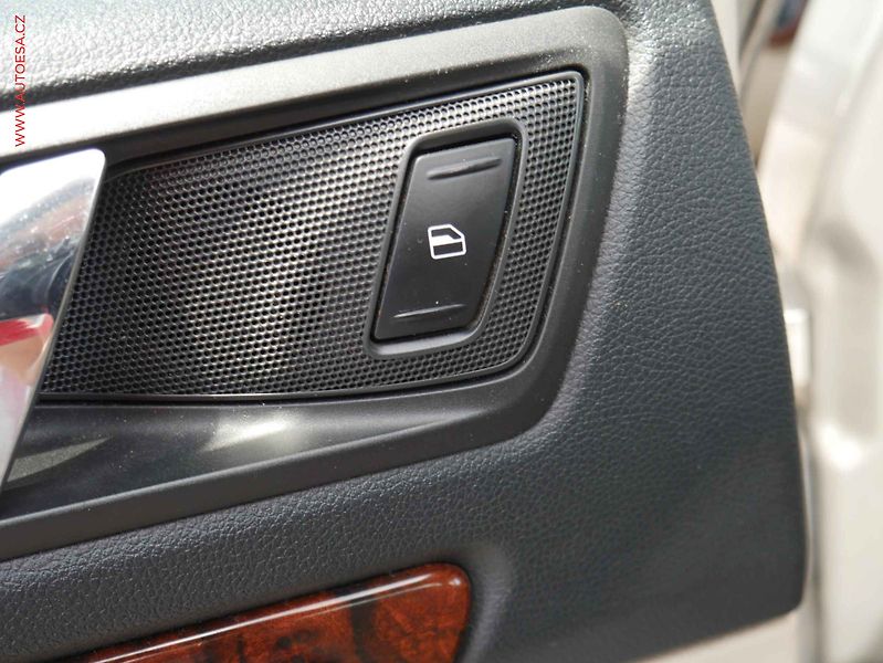 Škoda Octavia (2011) 2.0 TDI, ČR, AC - fotka 12 z 19