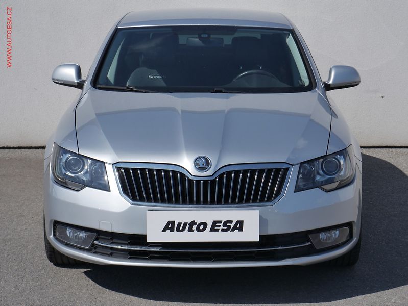 Škoda Superb (2014) 2.0 TDi, ČR, Elegance, DSG - fotka 2 z 20