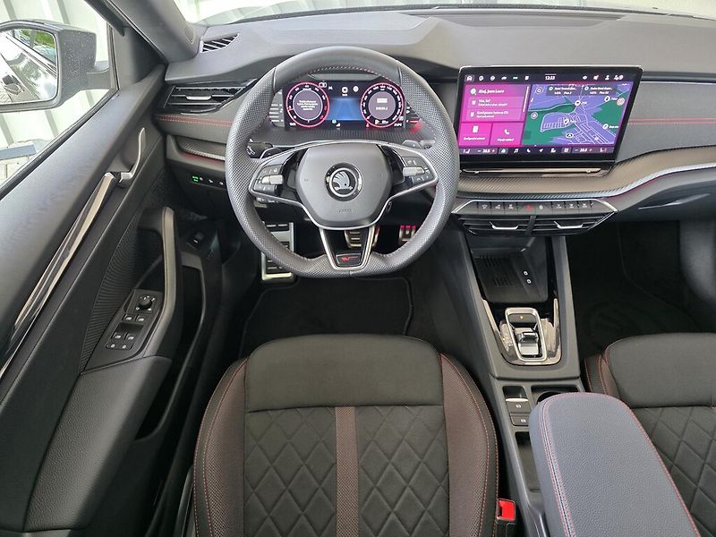 Škoda Octavia Combi DSG 2,0 TSi 195 kW RS - fotka 7 z 24