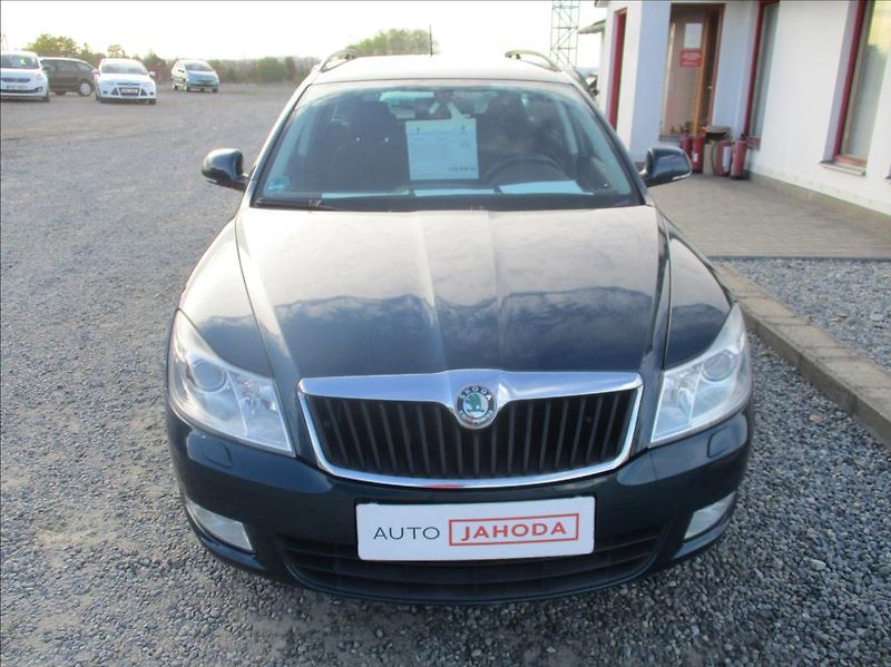 Škoda Octavia 1,4 TSI, digiklima, servis, - fotka 2 z 28