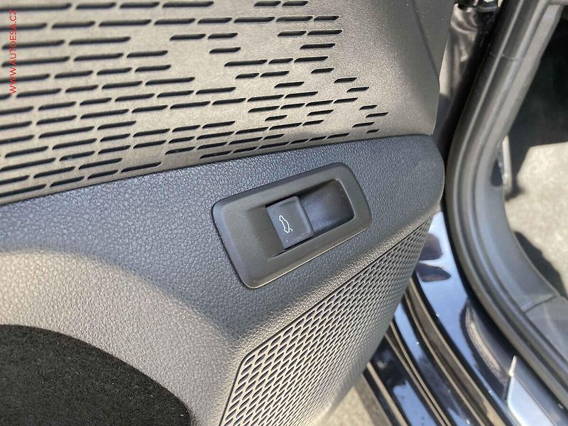 Škoda Octavia (2023) 2.0 TSi 4x4, ČR, SportLine - fotka 15 z 25
