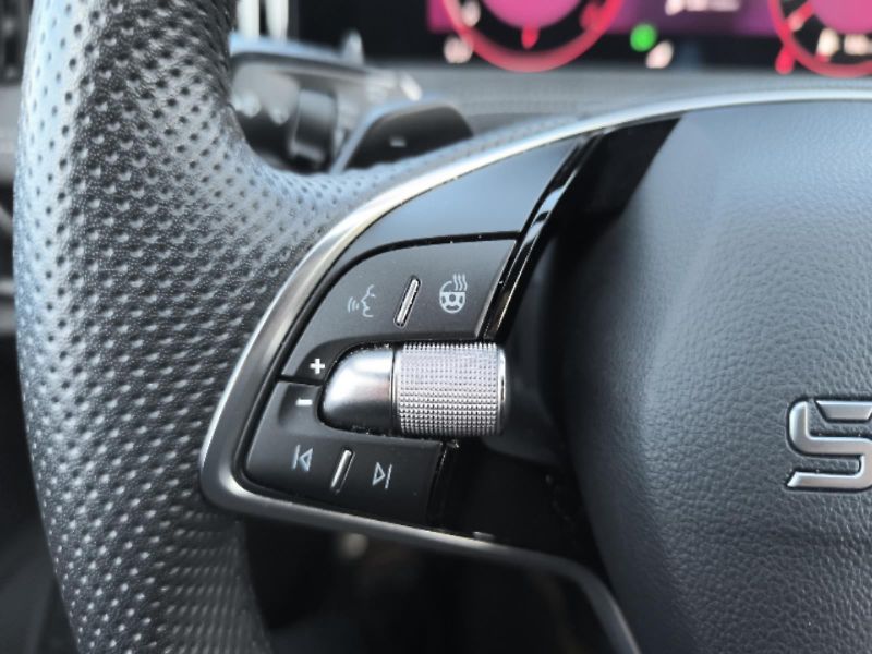 Škoda Superb 2.0 TDi 4x4 Sportline - fotka 13 z 27