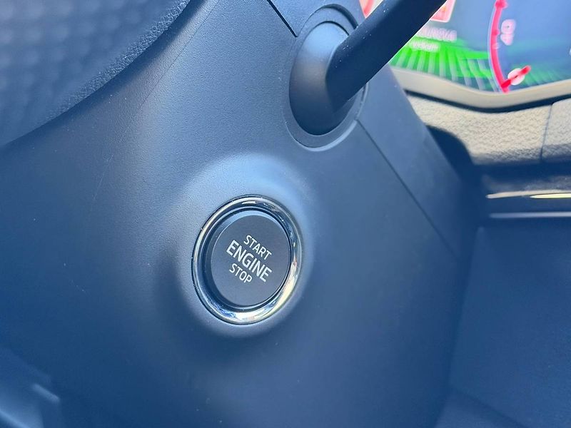 Škoda Karoq SportLine 2,0TDI 110 kW 7° DSG - fotka 28 z 42
