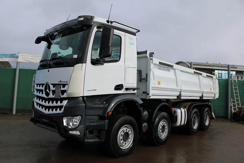 Mercedes-Benz AROCS 3548 8x4 BORDMATIC - fotka 2 z 12