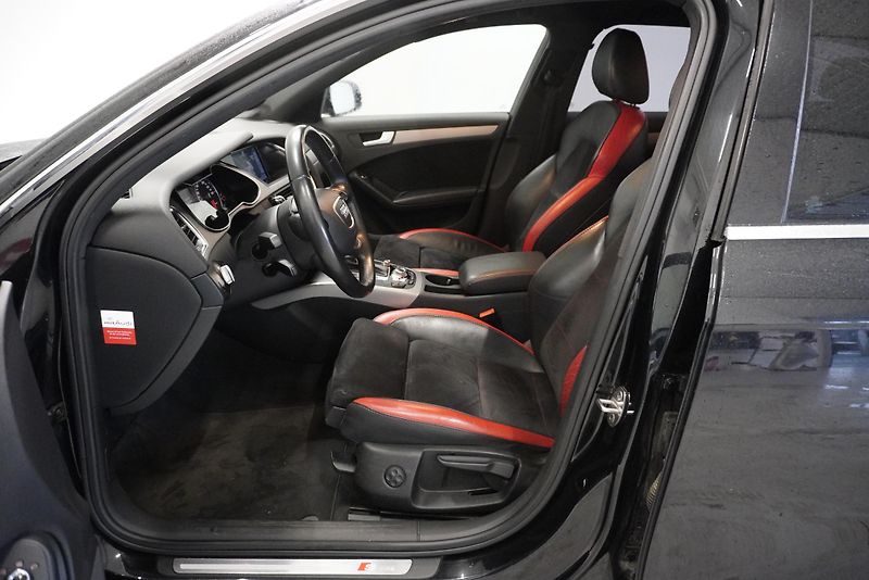 Audi A4 2.0 TFSI 162kW QUATTRO S-LINE - fotka 11 z 27