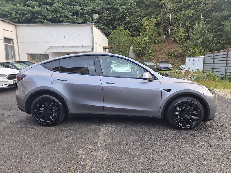 Tesla Model Y LONG RANGE DUAL MOTOR 95,0% - fotka 7 z 49