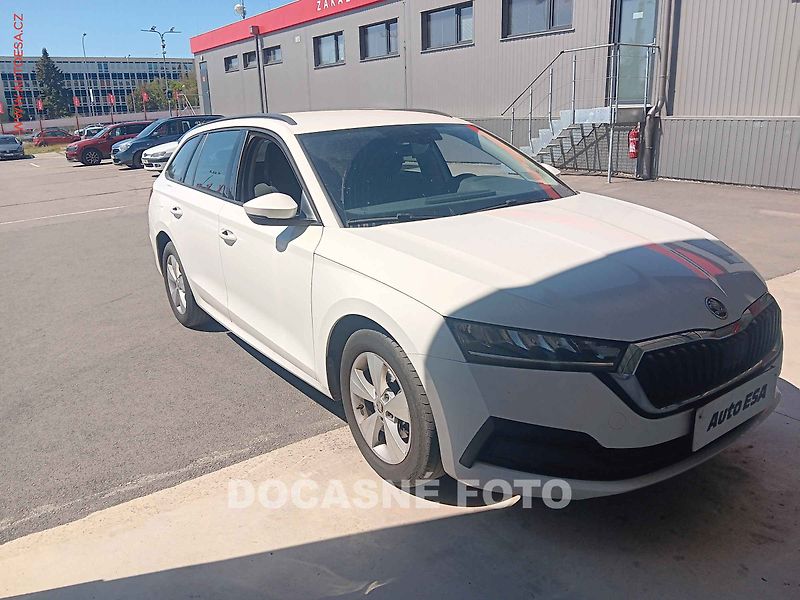 Škoda Octavia (2020) 1.5 TSi, 2.maj,ČR, servis - fotka 1 z 3