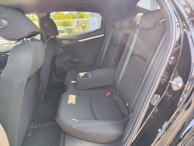 Honda Civic 1.0 i-VTec/93kW Elegance - fotka 10 z 30