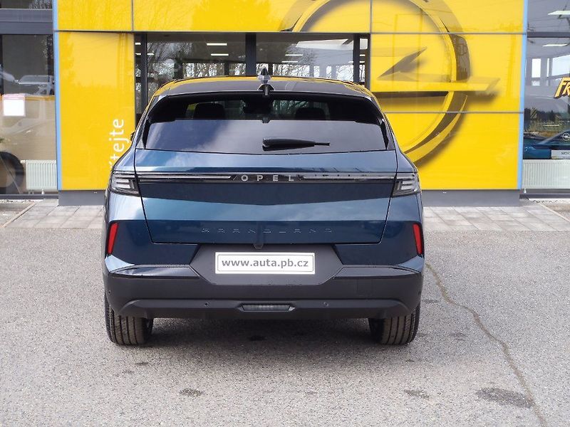 Opel Grandland Ultimate Hybrid 1.2T 107kW - fotka 7 z 37