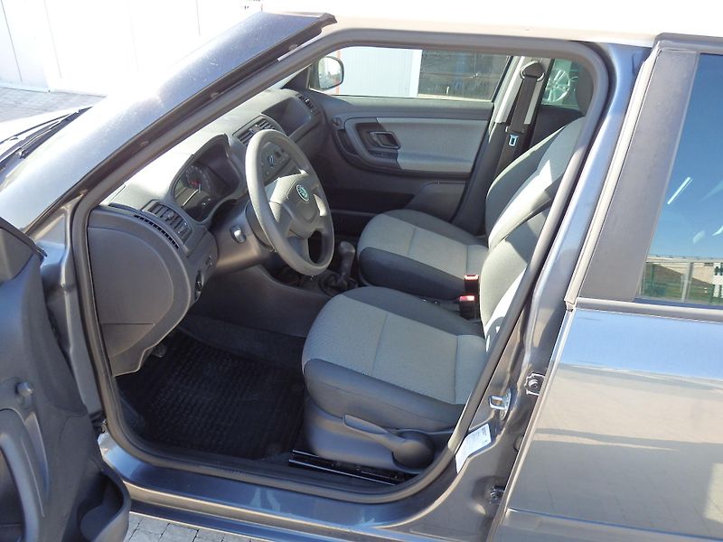 Škoda Fabia 1.4 16V KLIMATIZACE, ASR - fotka 6 z 24