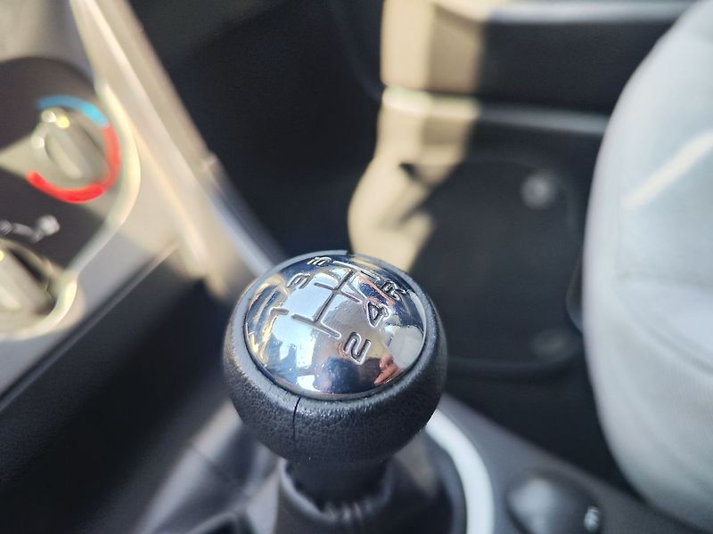 Peugeot 307 1.4i/65kW - fotka 16 z 20