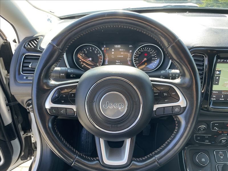 Jeep Compass 1,4 T 125kw AT9 4x4 Limited - fotka 13 z 32