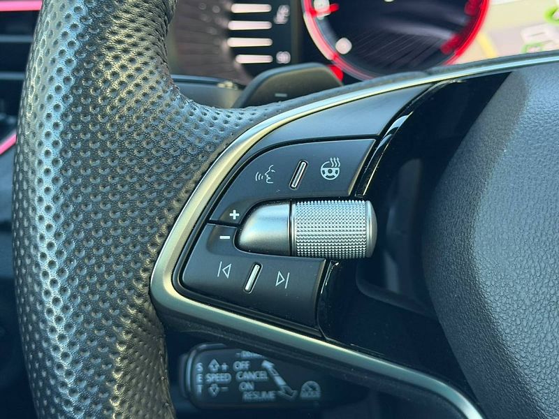 Škoda Kamiq Monte Carlo 1,5 TSI 110 kW 7° - fotka 27 z 39