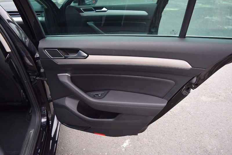 Volkswagen Passat (2018) 1.4TSI 110kw DSG HIGHLINE NAVI - fotka 45 z 50