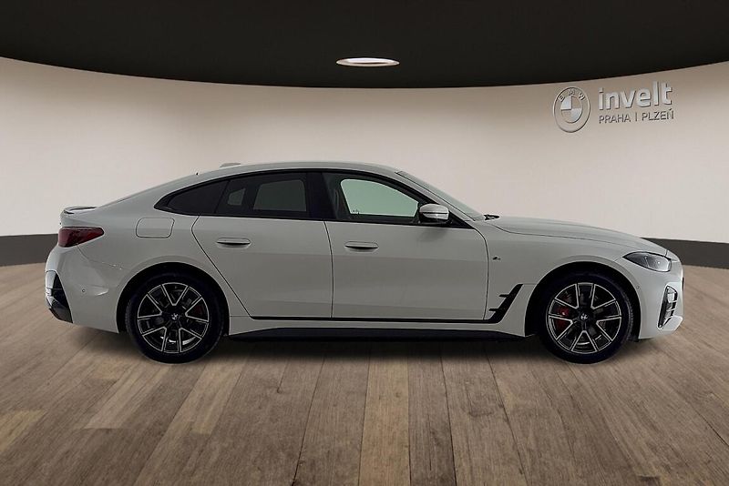 BMW i4 xDrive40 - fotka 2 z 19