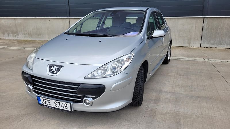 Peugeot 307 1,6 16V 80KW - fotka 3 z 19