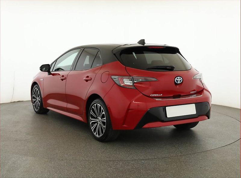 Toyota Corolla (2020) GR Sport 1.8 Hybrid - fotka 4 z 19