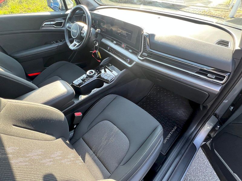 Kia Sportage (2025) Exclusive 1.6 T-GDI MHEV 117 k - fotka 18 z 33
