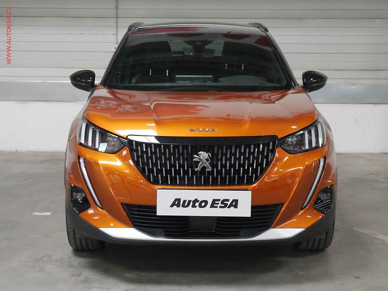 Peugeot 2008 (2020) 1.2 PT, GT, AT, navi, LED - fotka 2 z 25
