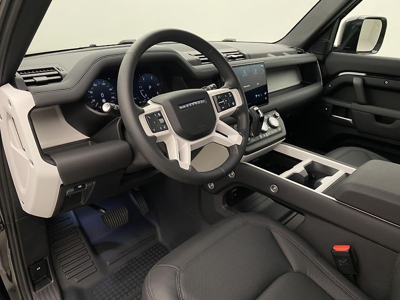 Land Rover Defender 110 D200 S AWD AUT CZ 1.maj. - fotka 4 z 47