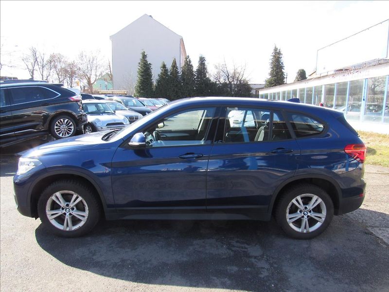 BMW X1 1,5 T sDrive 18i Manuál - fotka 7 z 32