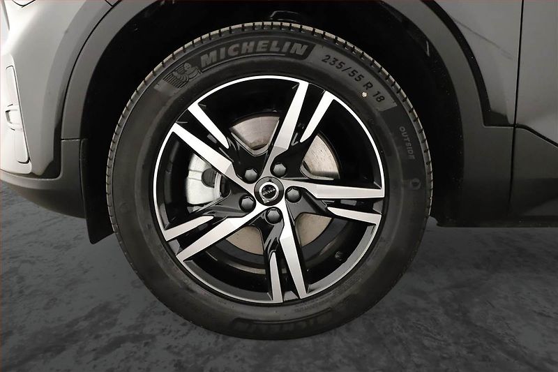 Volvo XC40 (2026) B3 - fotka 11 z 23