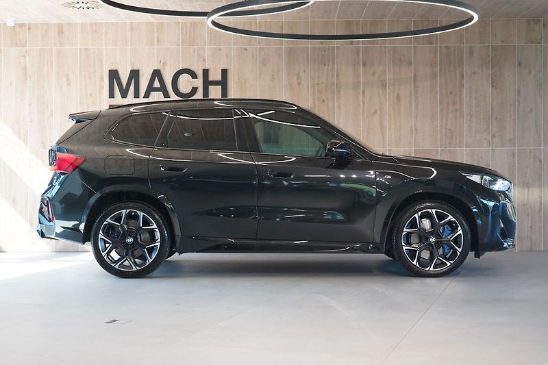 BMW X1 M35i xDrive, Panorama, Head-up - fotka 7 z 50