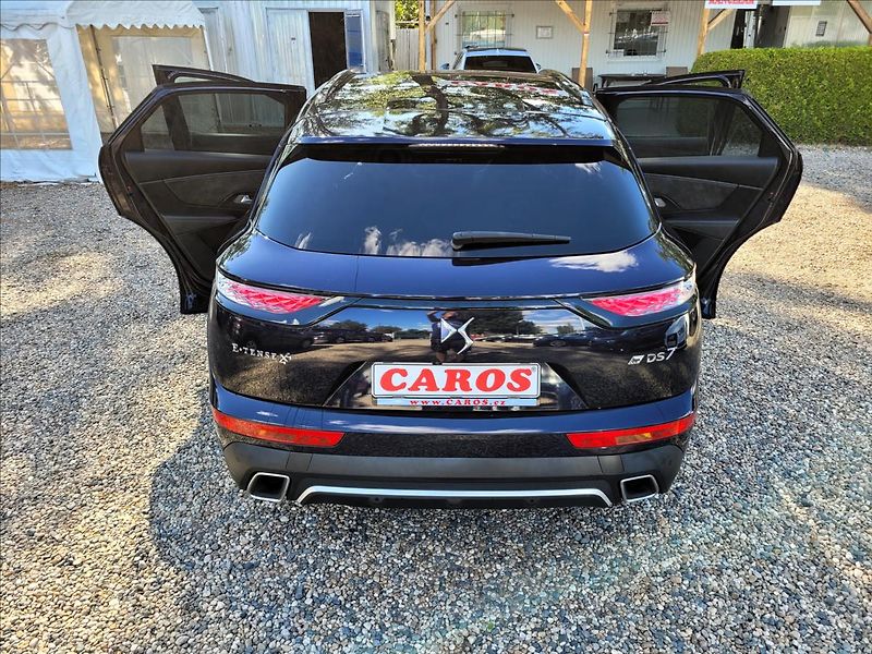 DS Automobiles DS7 Crossback 1,6 Louvre PHEV,4x4,kůže,LED - fotka 35 z 41