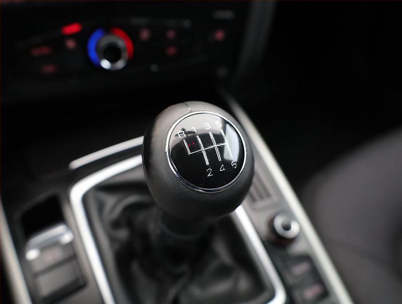 Audi A4 (2008) 3.0 TDI, 4X4, Navi, Xenony - fotka 11 z 18