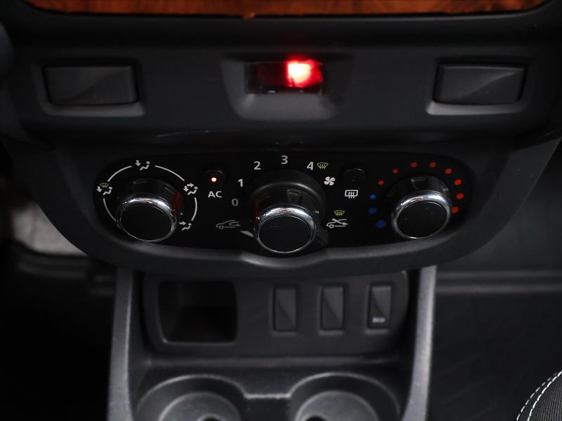 Dacia Duster 1.6 77kW 16V Cool CZ 1.Maj. - fotka 17 z 25