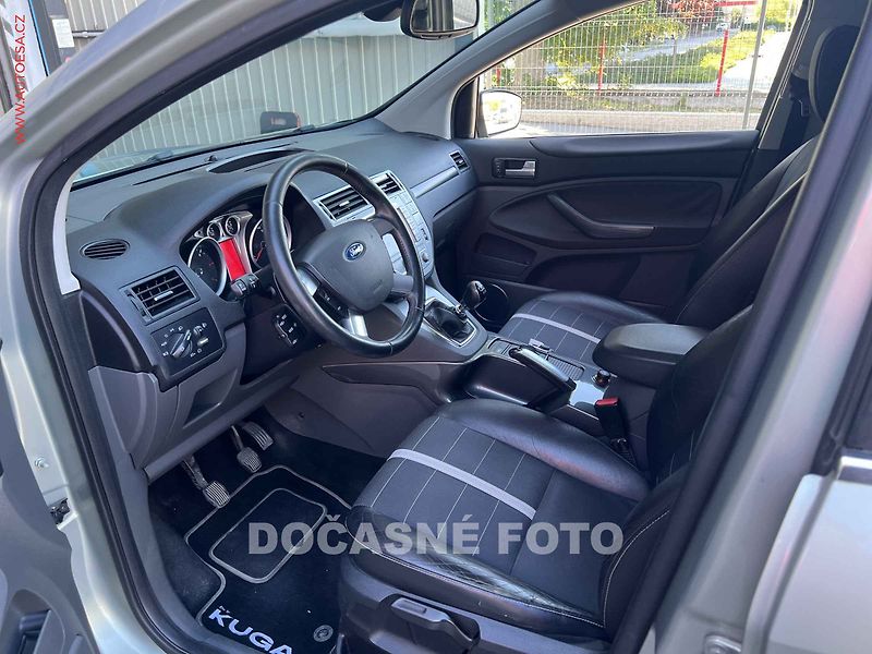 Ford Kuga (2009) 2.0 TDCi 4x4, ČR, AC, park. - fotka 3 z 3