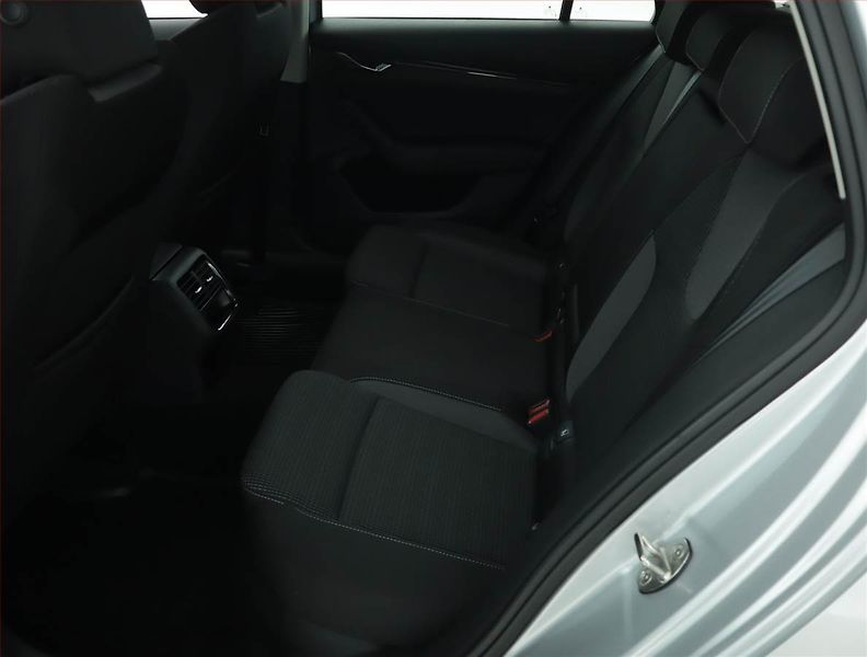Škoda Octavia (2023) Ambition 2.0 TDI - fotka 13 z 16