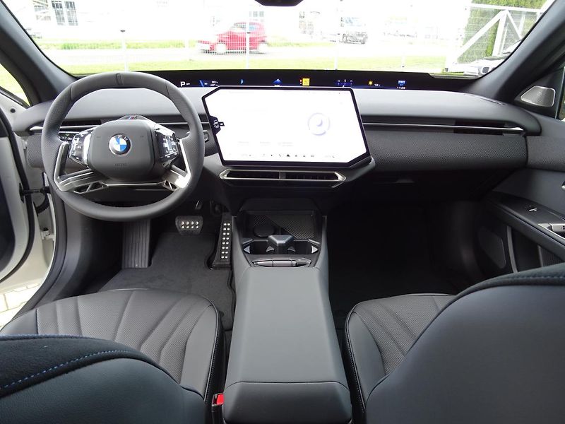 BMW Řada 3 i3 50 xDrive - fotka 6 z 7