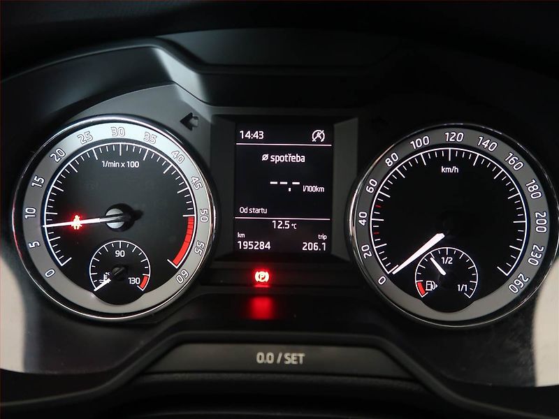 Škoda Octavia (2017) Style 1.6 TDI, Serv.kniha - fotka 11 z 14