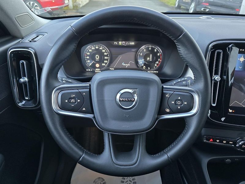 Volvo XC40 - fotka 14 z 39