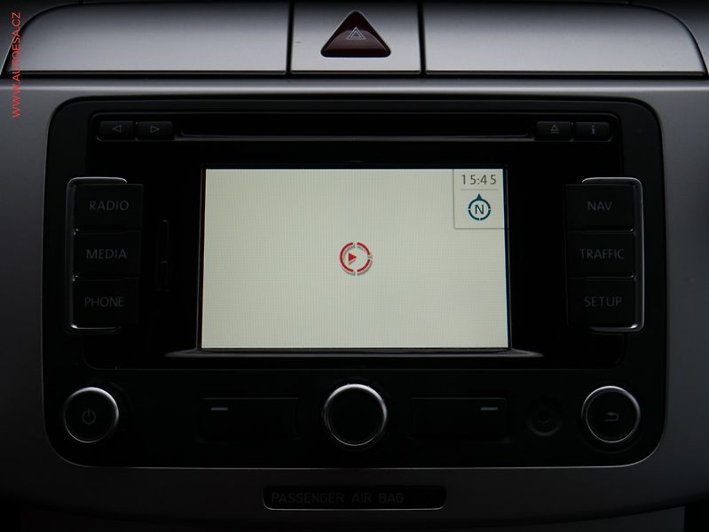 Volkswagen Passat (2010) 2.0TDi, Bixen, navi, STK3/28 - fotka 13 z 16