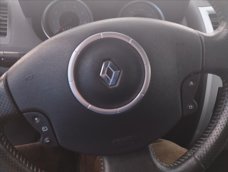 Renault Mégane 1,6 i 82KW - fotka 13 z 16