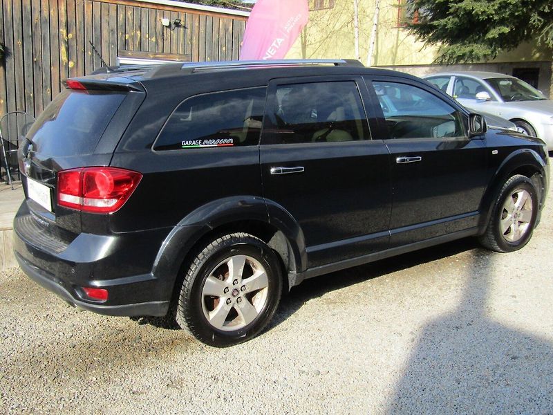 Fiat Freemont (2013) 2.0 JTD 100kW  7 MÍST - fotka 10 z 42
